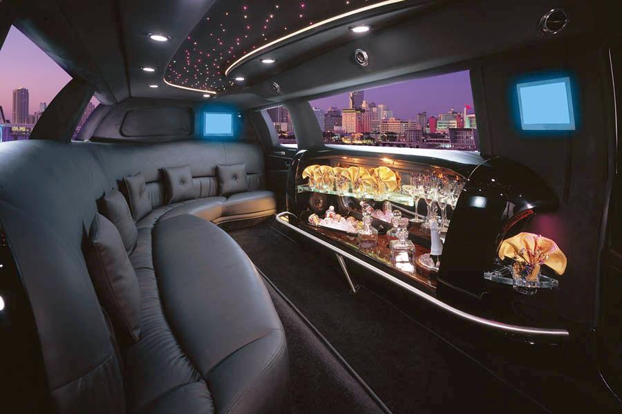 10 passenger Stretch Limo interior